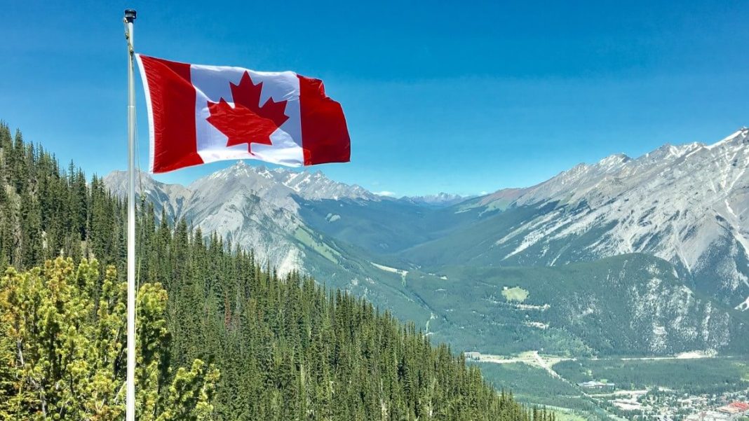 canada-flag-mountain-view